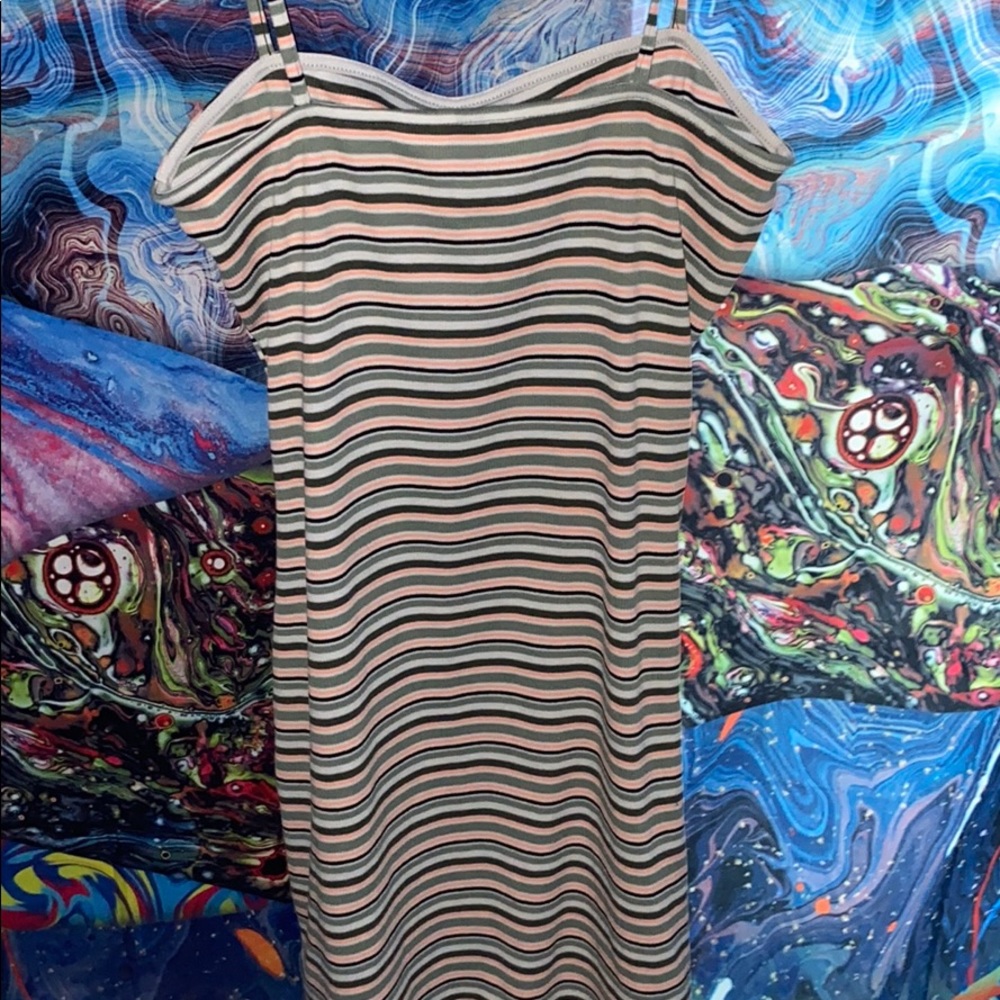 Dress - Picture 4 of 4